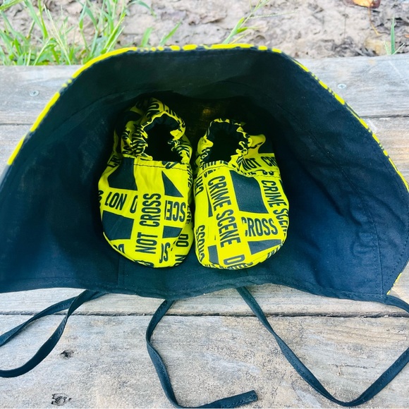 “Crime Scene - Do Not Cross” Baby Bonnet and Booties Set - Picture 3 of 3